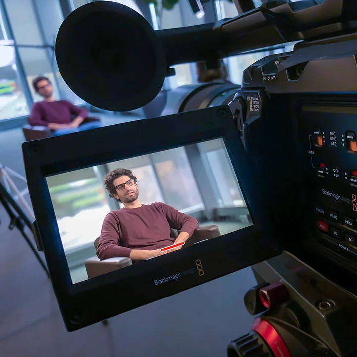On set! On set!